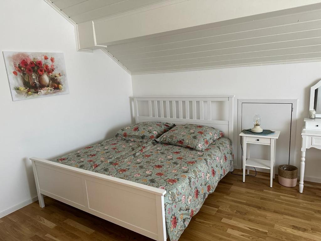 Lichtdurchflutete 90 M2 Drei Duplexwohnung In Altperlach * München