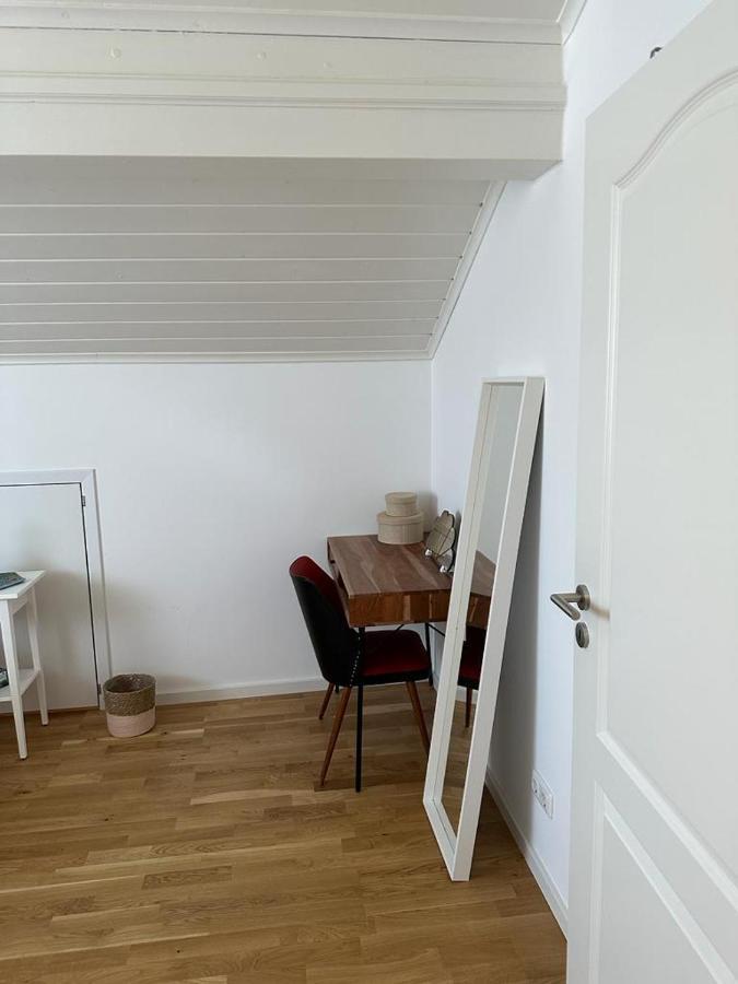 Lichtdurchflutete 90 M2 Drei Duplexwohnung In Altperlach Apartment München