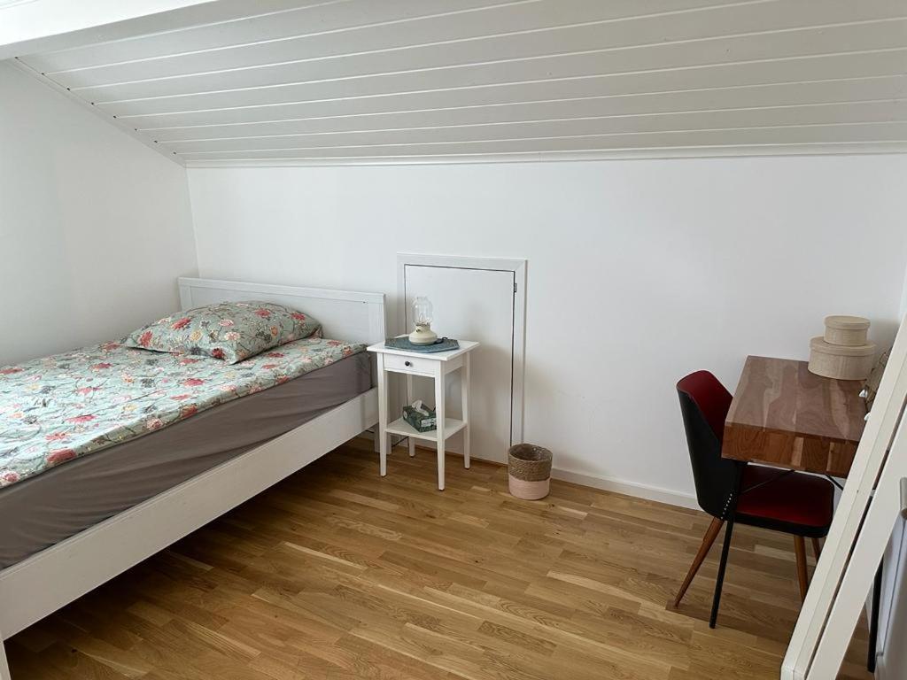 Lichtdurchflutete 90 M2 Drei Duplexwohnung In Altperlach München