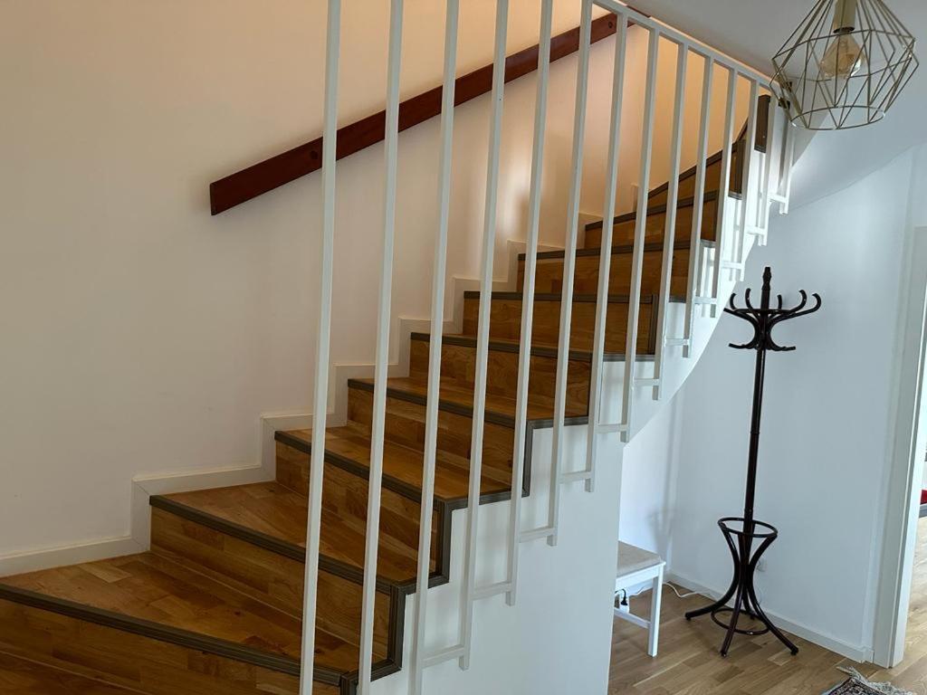 Lichtdurchflutete 90 M2 Drei Duplexwohnung In Altperlach *